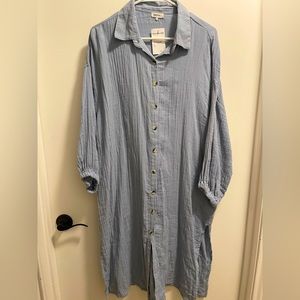 NWT long button up top. Wear with skinny jeans or leggings.